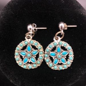 Turquoise Star  with turquoise around the start